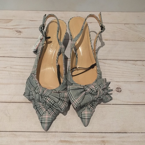 Beautiful sandals by Zara🌸🌸🌸🌸 - Picture 1 of 10